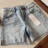 Risen Light HR Cuffed Shorts