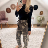 Camouflage Barrel Belt Pants